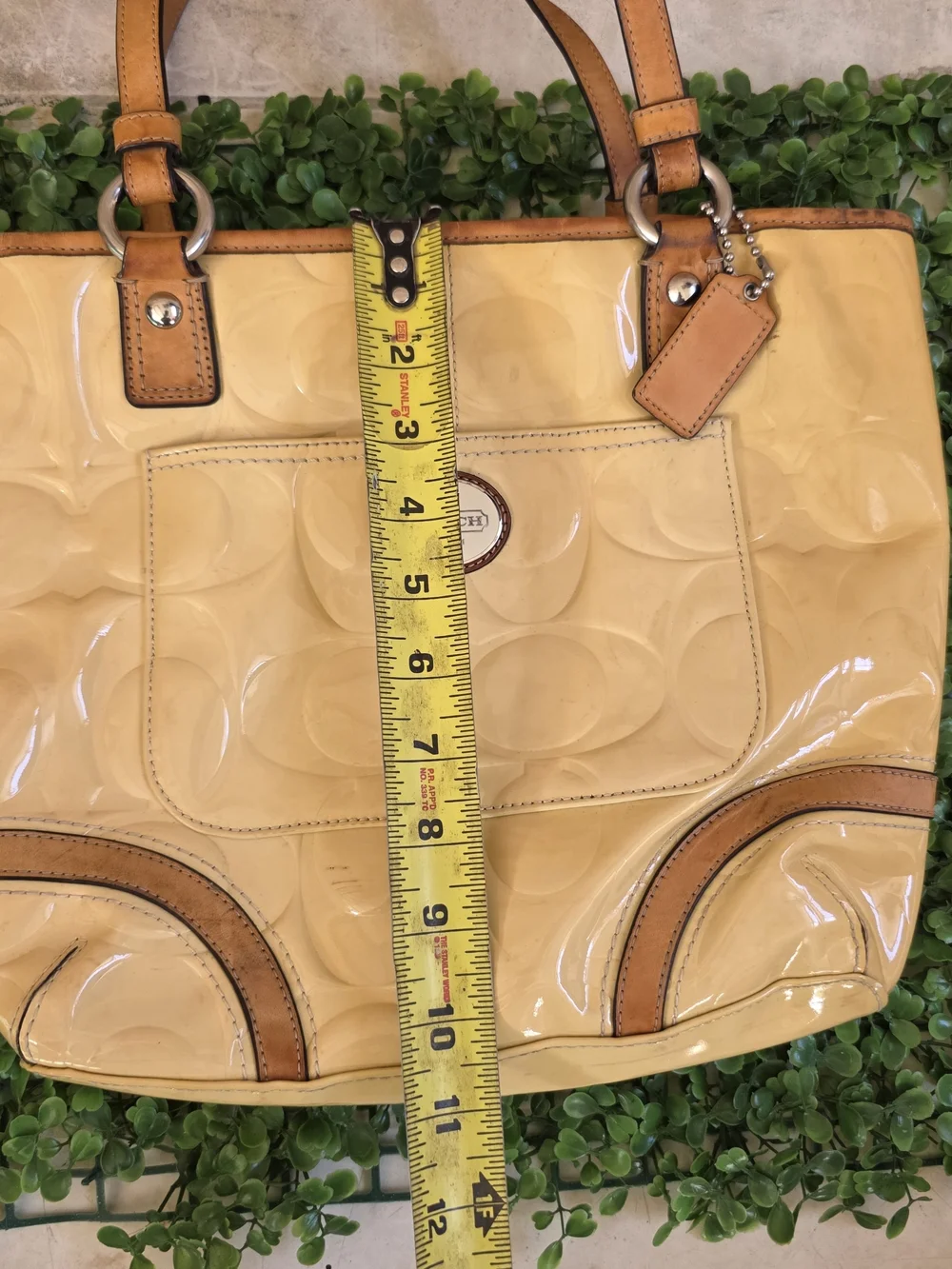 Authentic Coach Peyton Embossed Patent Leather Tote (Yellowing Due To Sun/age)